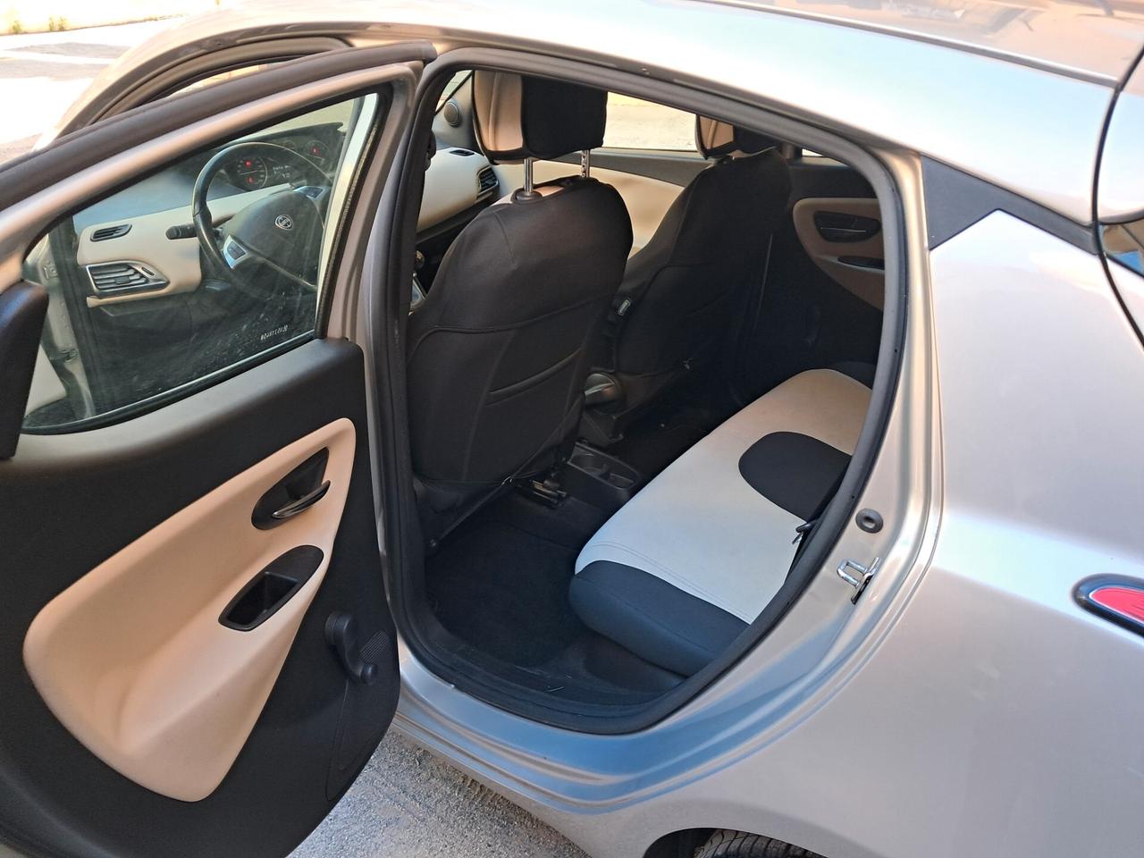 Lancia Ypsilon 1.2 69 CV 5 porte Gold