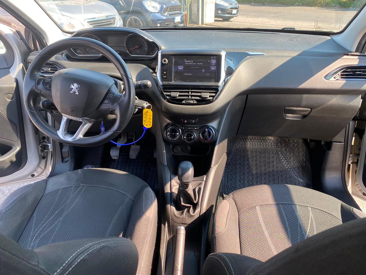 Peugeot 208 1.4 HDi 68 CV 5 porte Allure