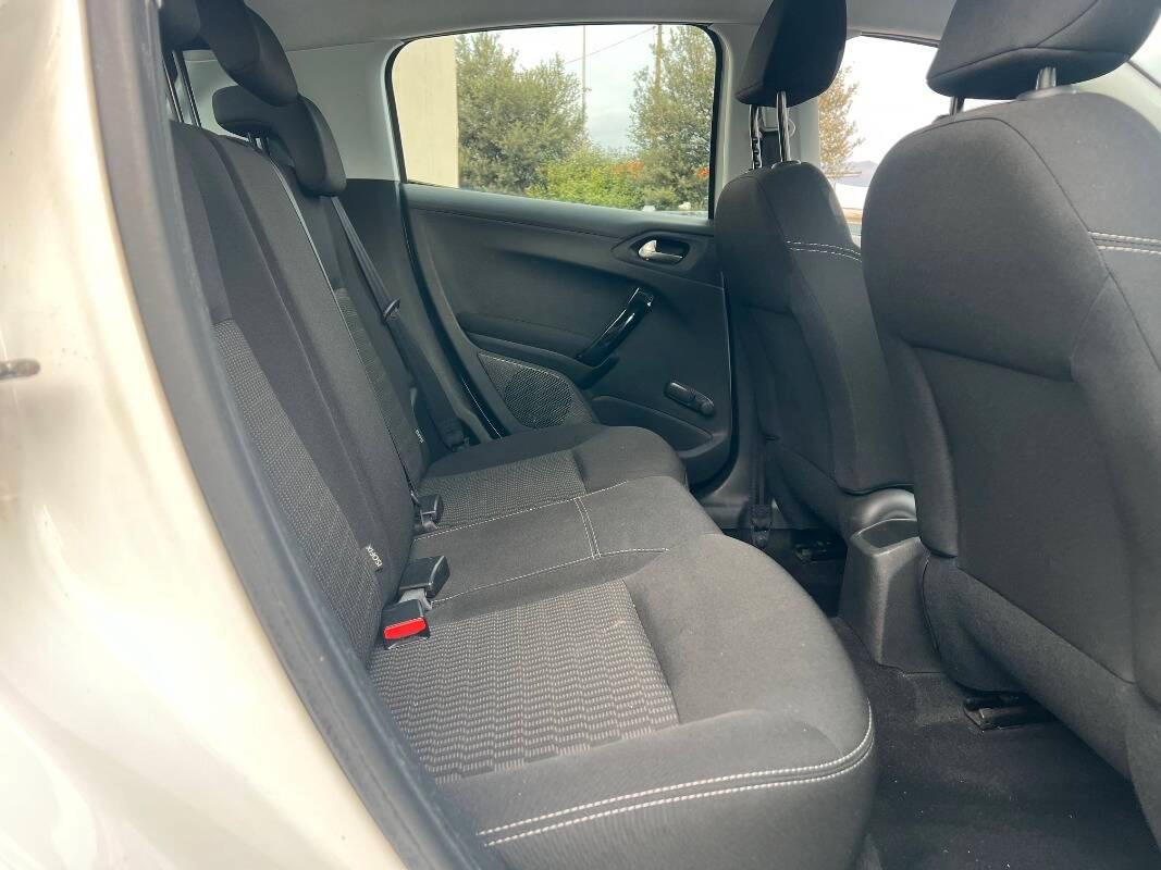 Peugeot 208 1.2 puretech Access gpl 82cv 5p