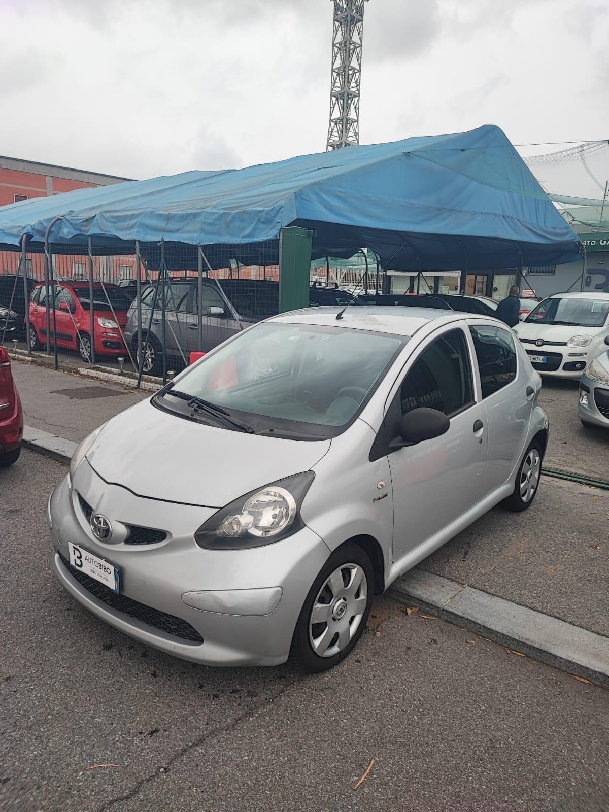 Toyota Aygo 1.0 12V VVT-i 5 porte Sol