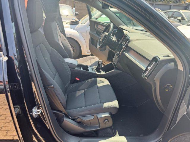 VOLVO XC40 T2 Momentum Pro (AUTOCARRO N1)