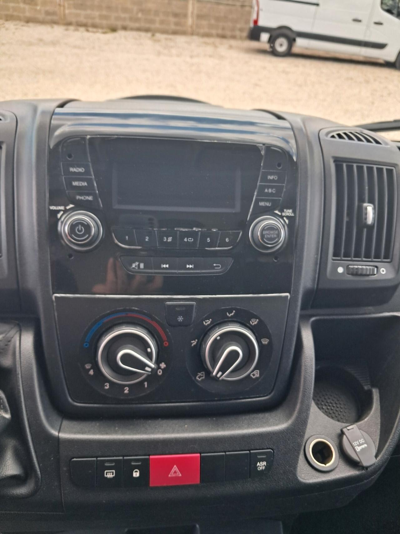 Peugeot Boxer 333 2.2 BlueHDi 140*CLIMA