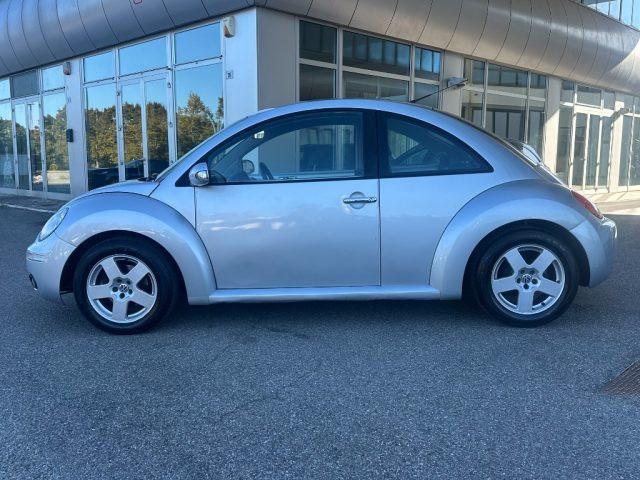 VOLKSWAGEN New Beetle 1.6