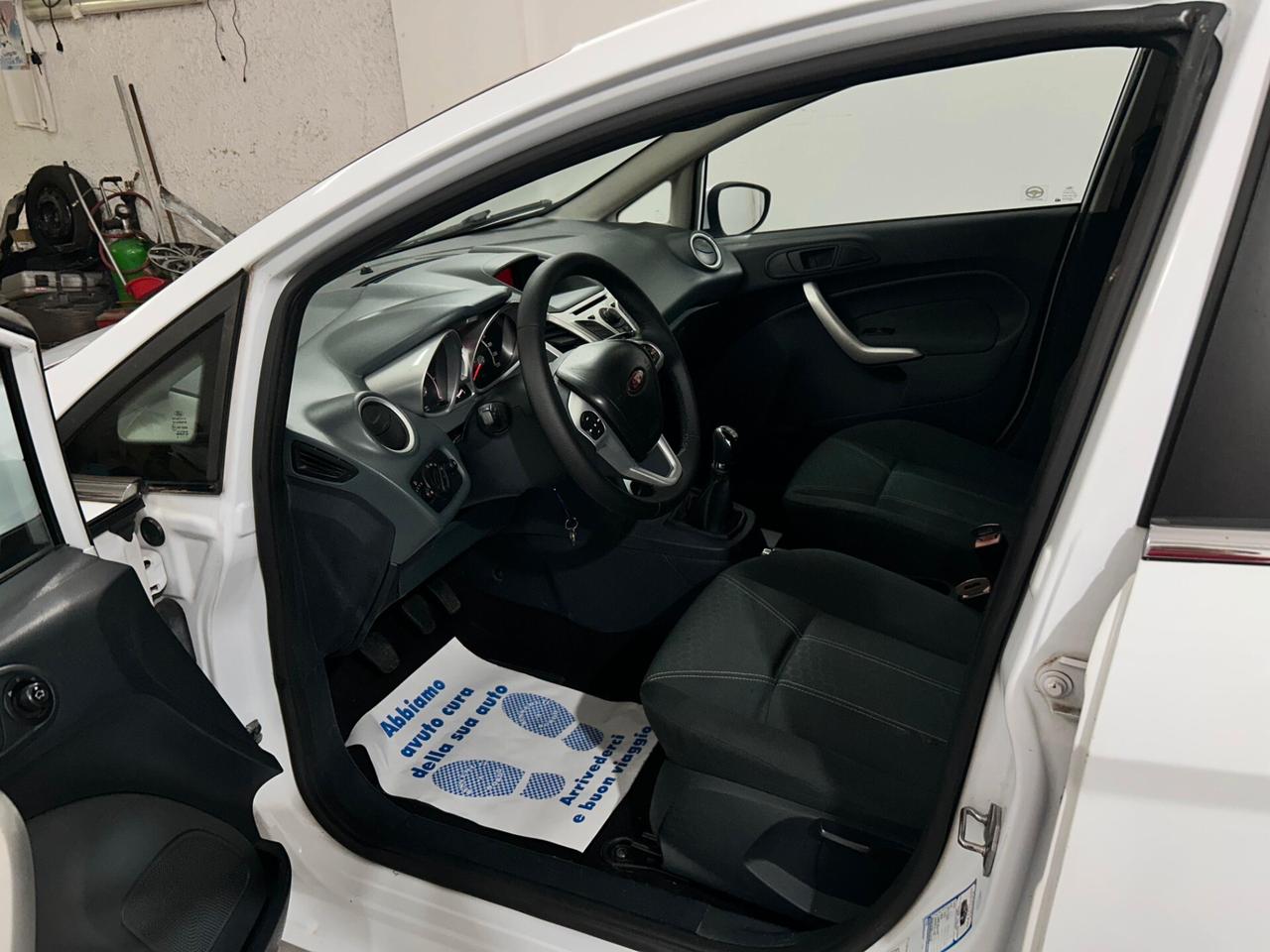 Ford Fiesta 1.4 TDCi 68CV 5 porte Titanium
