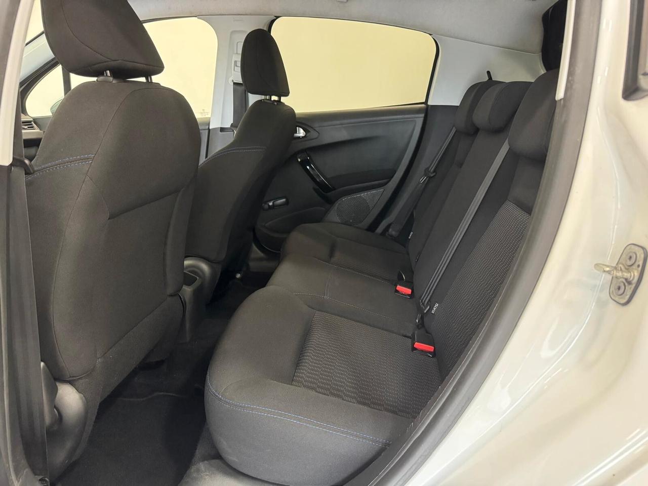 Peugeot 208 PureTech 82 Stop&Start 5 porte Signature