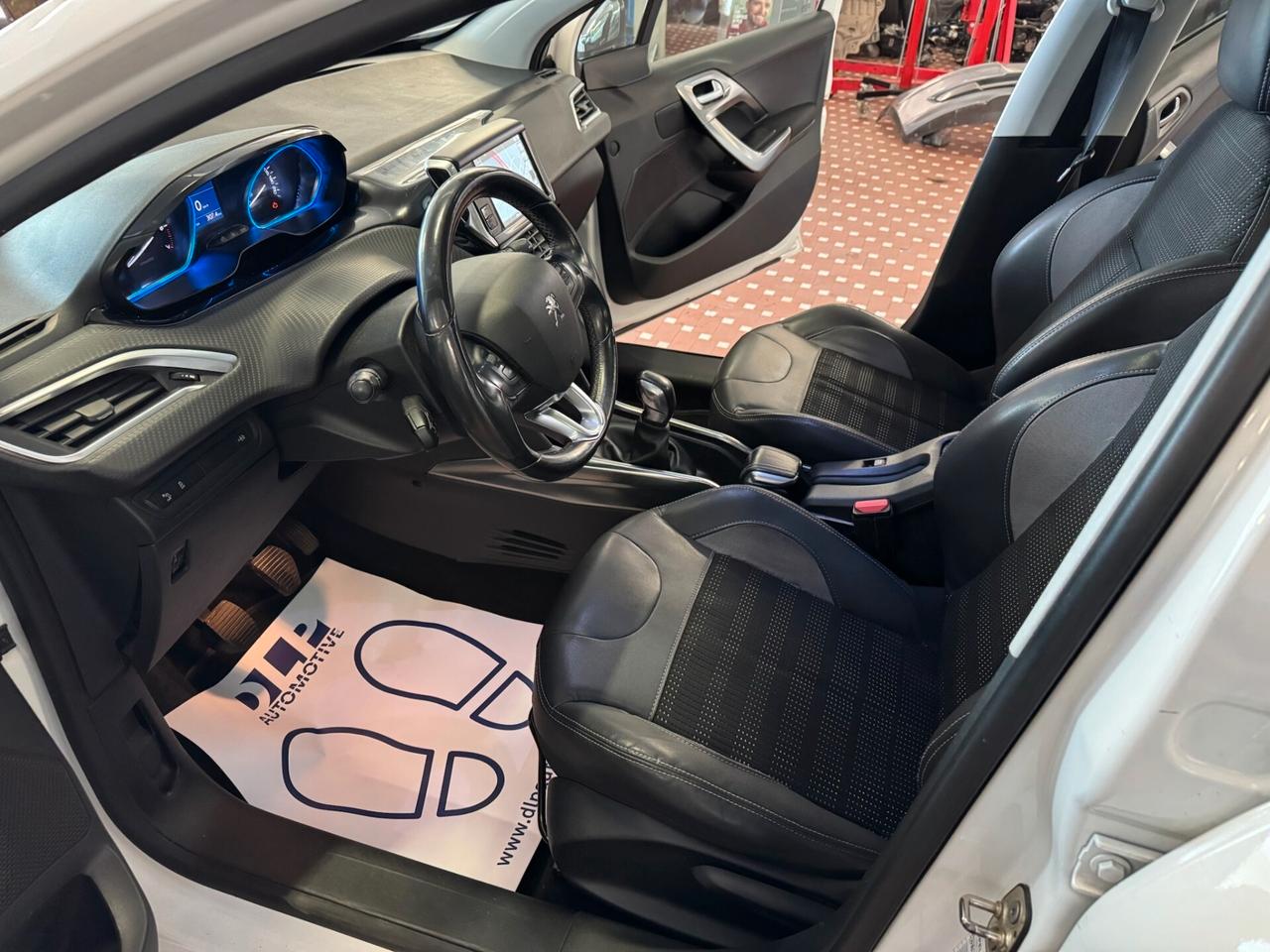 Peugeot 2008 1.2 VTi 82CV Allure NEOPATENTATI - FINANZIABILE