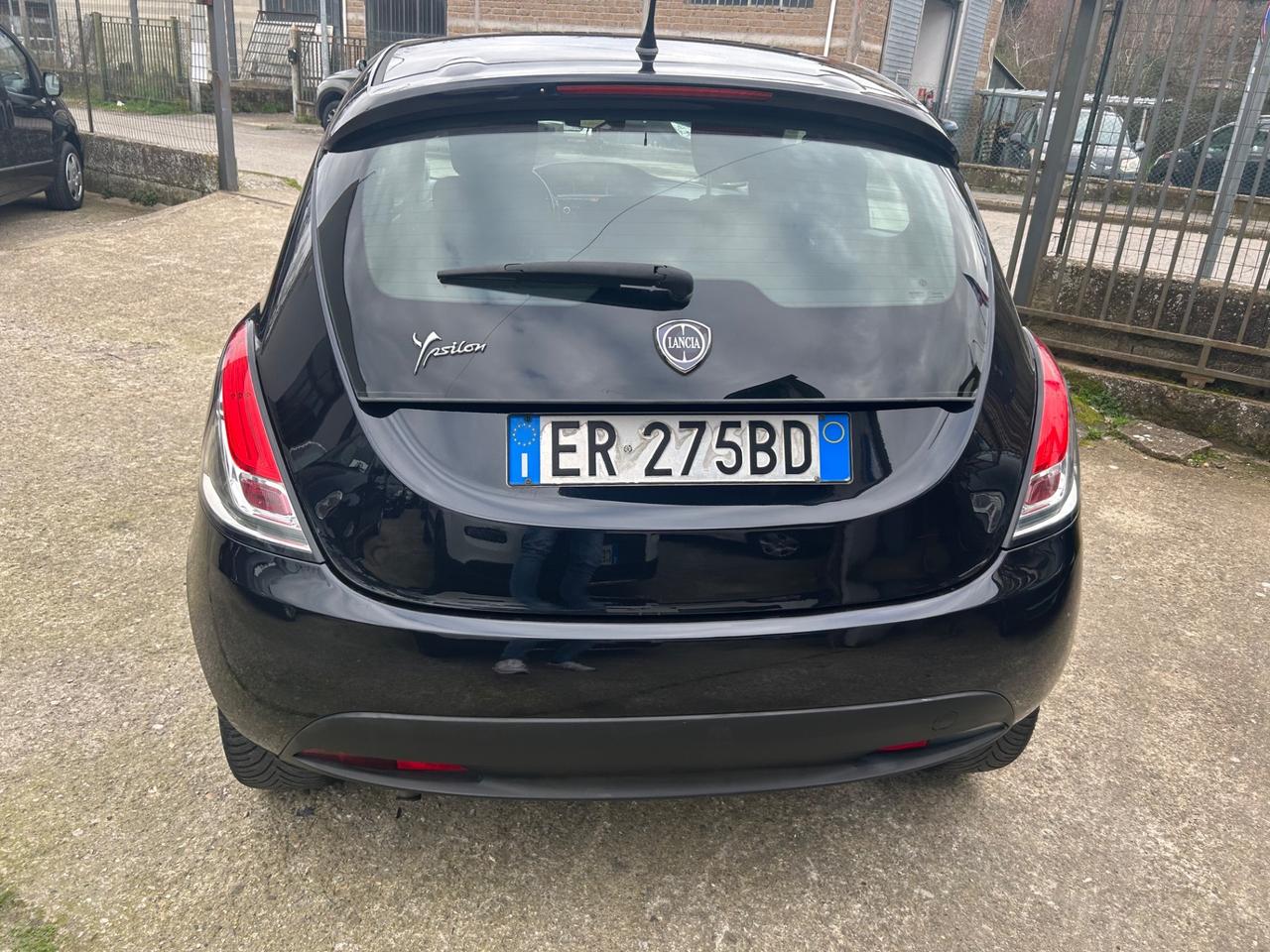 Lancia Ypsilon 0.9 TwinAir 85 CV 5 porte S&S DFN Gold