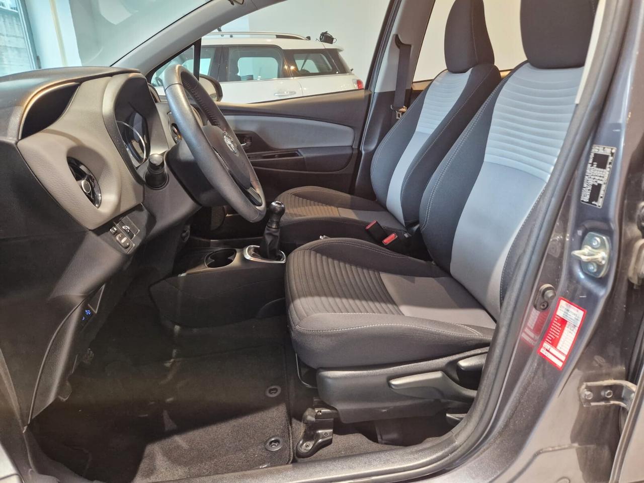 Toyota Yaris 1.0 5 porte lounge