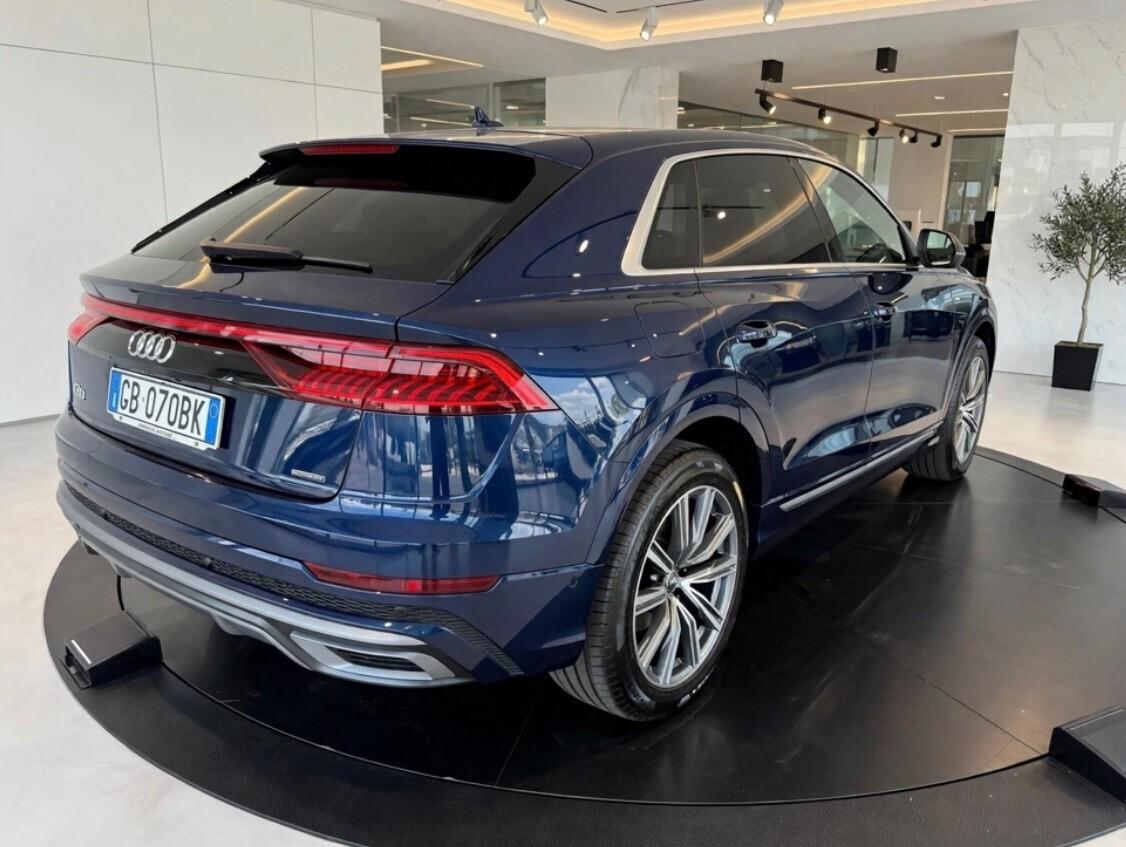 Audi Q8 50 TDI 231CV quattro S line