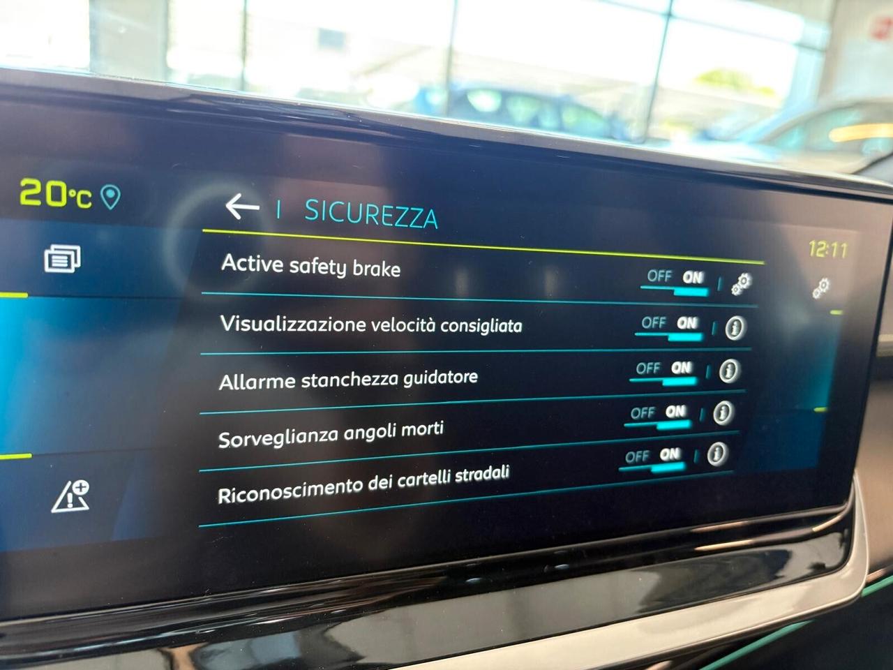 Peugeot 208 GT PACK motore elettrico 136 CV SPOTICAR