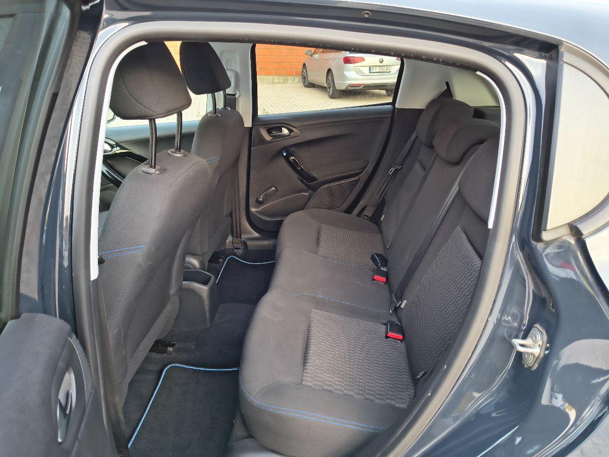 PEUGEOT - 208 - PureTech 82 5p. Allure