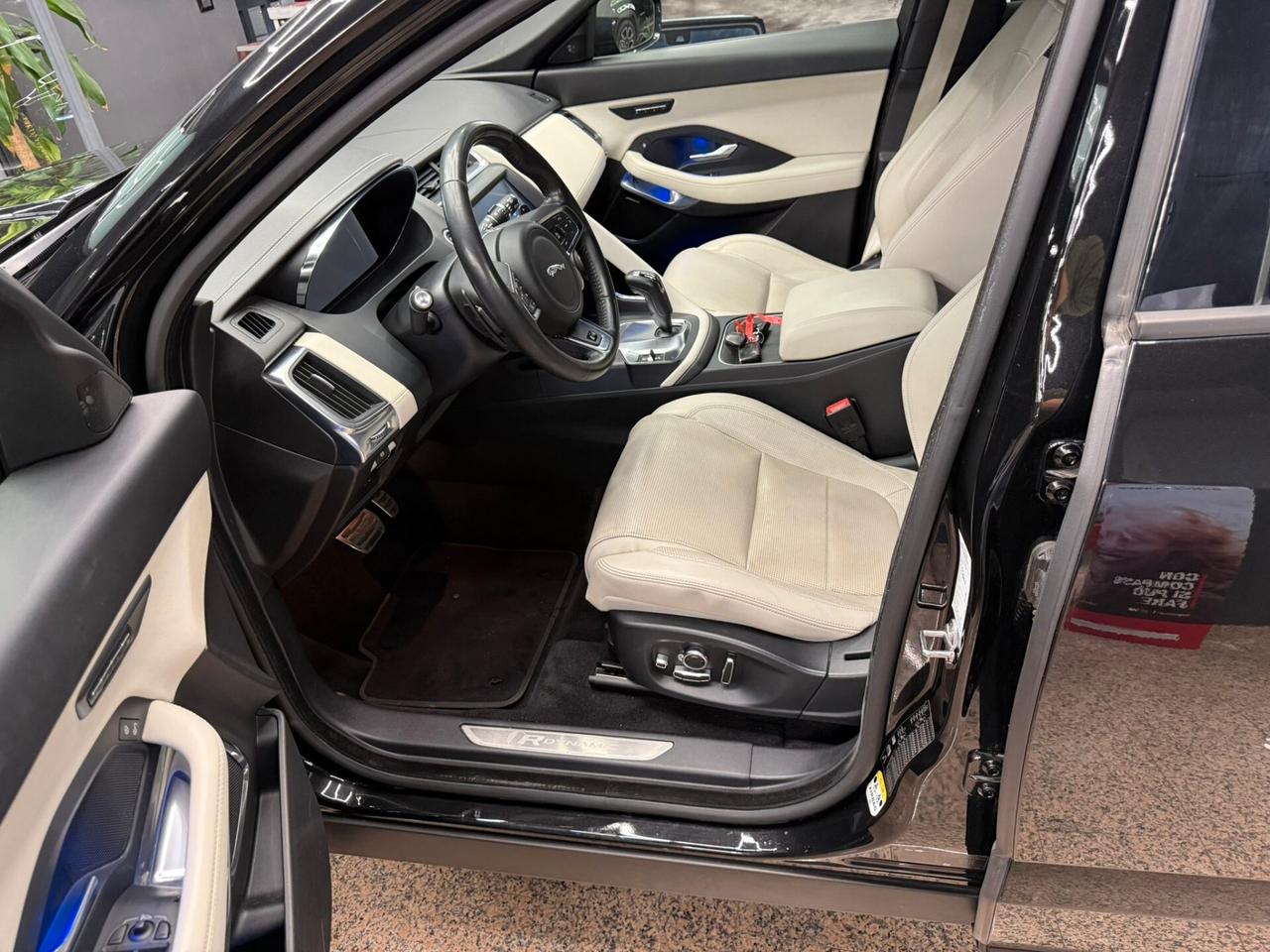 Jaguar E-Pace 2.0D 180 CV AWD aut. R-Dynamic HSE