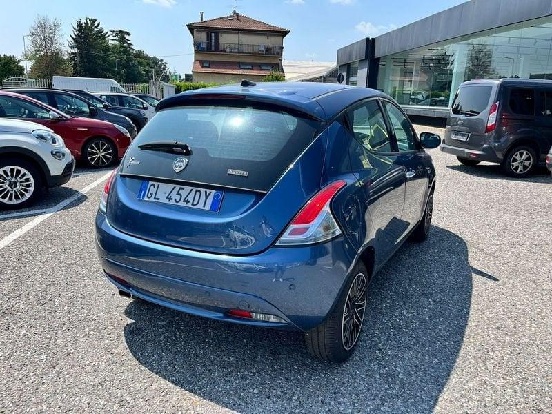 Lancia Ypsilon 1.0 FireFly 5 porte S&S Hybryd Gold