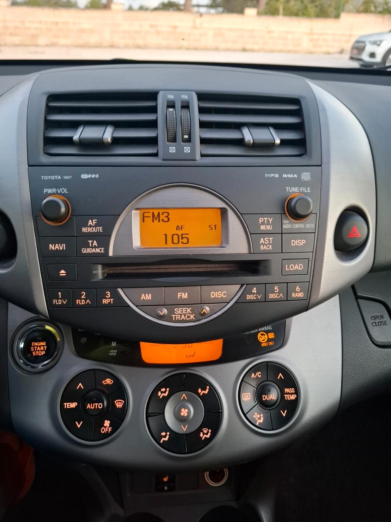 TOYOTA RAV 4 2.2 D 177 cv 4x4 LUXURY *PELLE-CERCHI*