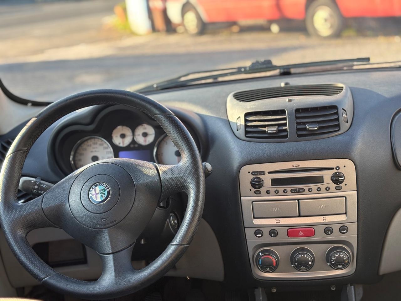 Alfa Romeo 147 1.9 JTD M-JET 16V 3 porte Dist.