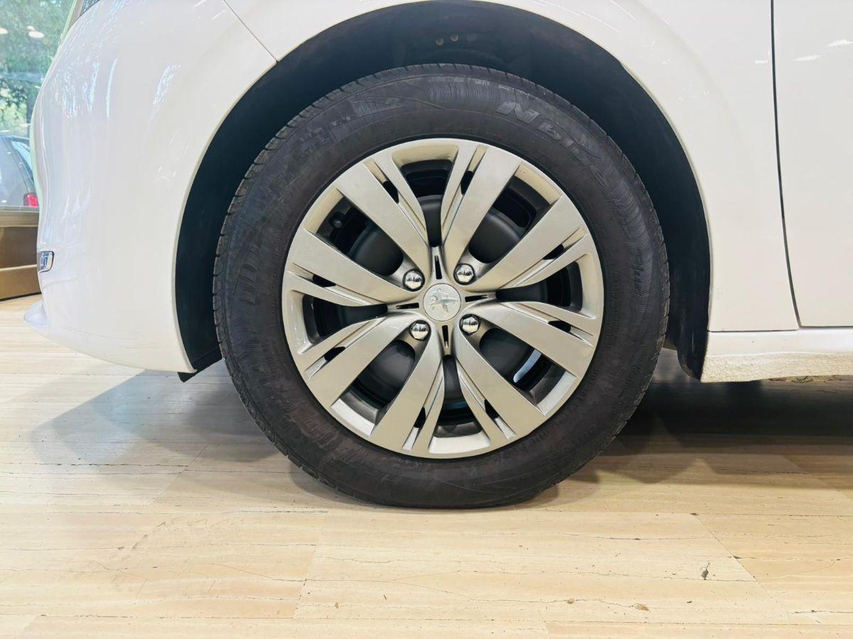 Peugeot 208 1.4 HDi 68 CV 5p. Allure N1