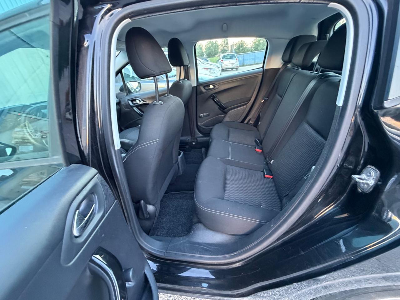 Peugeot 208 PureTech 82 5 porte Access