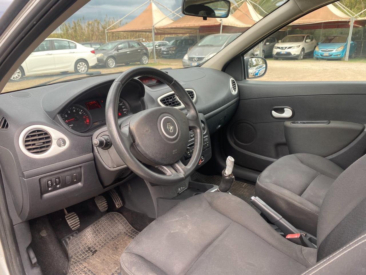 RENAULT CLIO 1.2 112.000KM ANNO 2012 ADATTA NEOPATENTATI