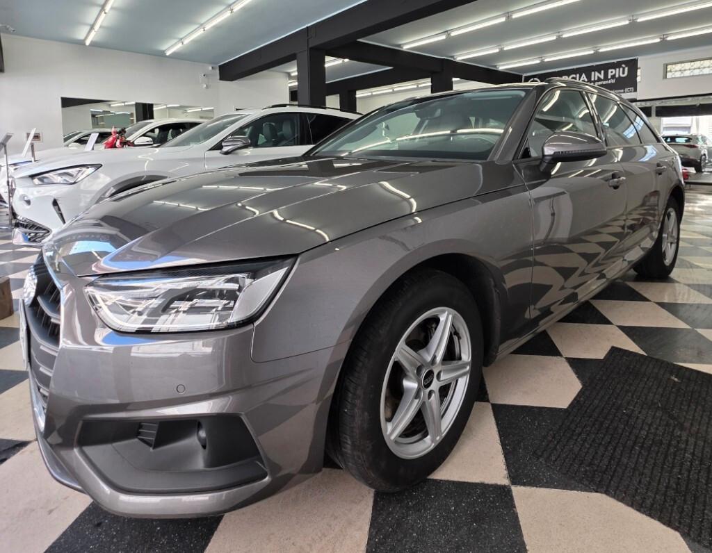 Audi A4 Avant 30 TDI/136 CV S tronic Business Advanced