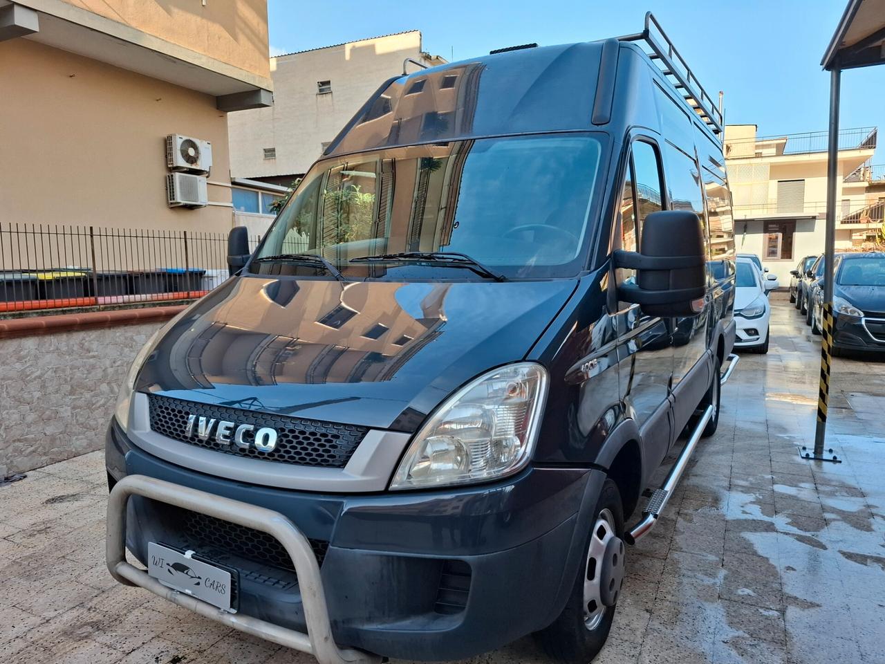 Iveco Daily 3.0-MATIC-CABINATO BOX