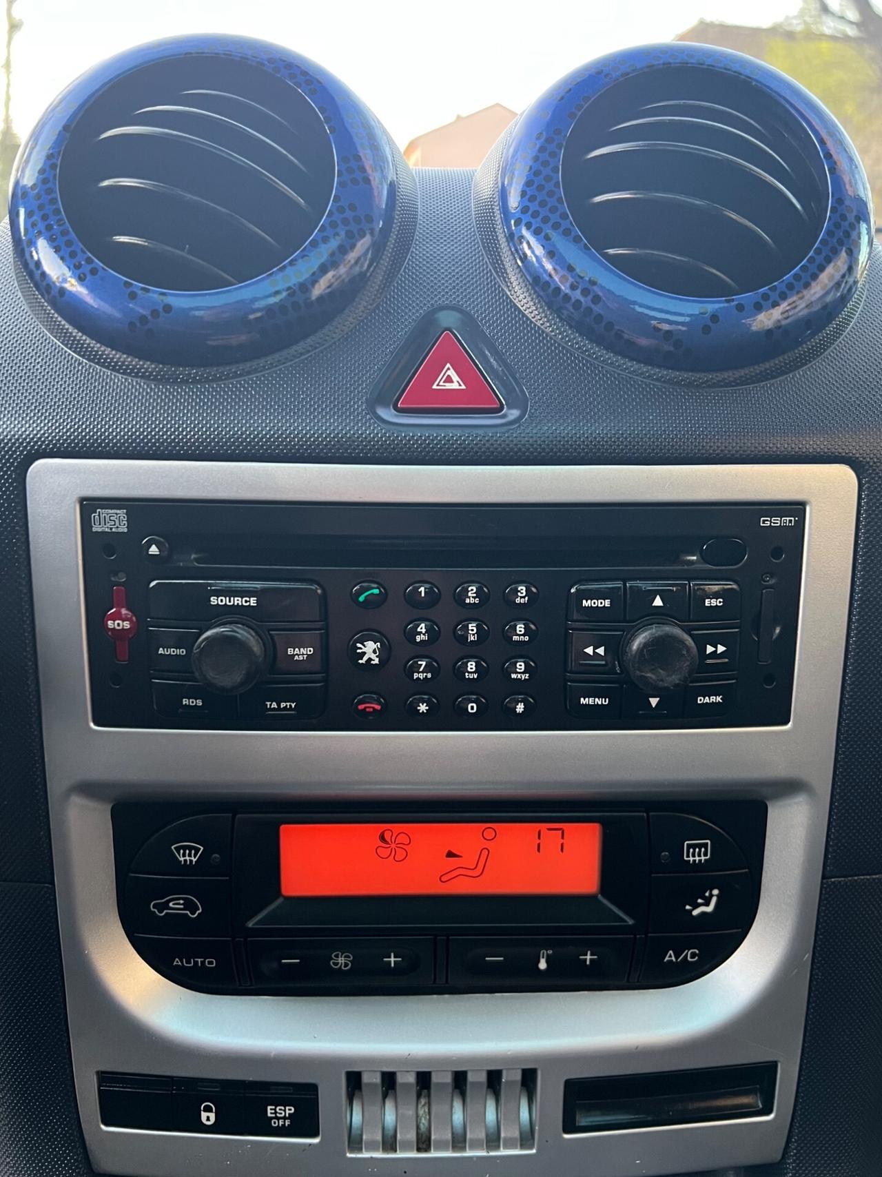 Peugeot 1007 benzina CAMBIO AUTOMATICO full OK NEOPATENTATI
