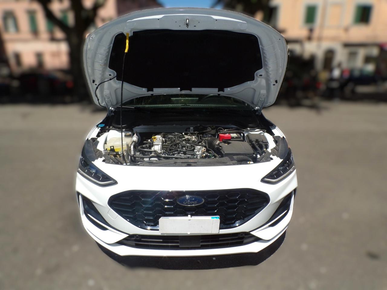 AUTO FORD FOCUS 5P DEL 05.2025 14.500 KM MOTORE 1.0 ECOBOOST ST-LINE X 125CV