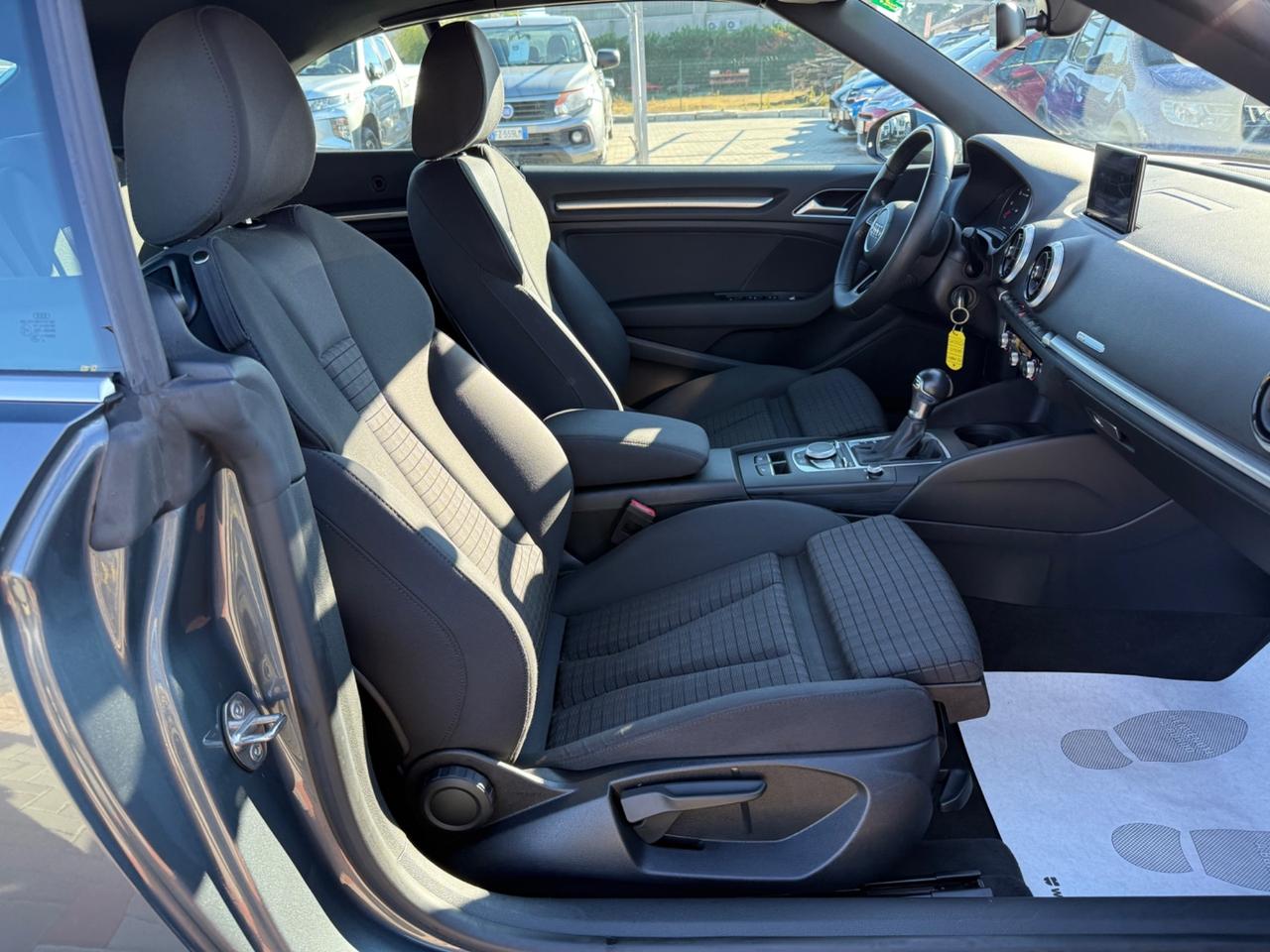 Audi A3 Cabrio 2.0 TDI S tronic 150 CV NAVI.