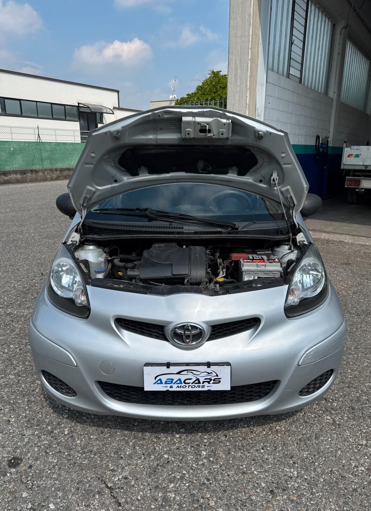 Toyota Aygo 1.0 50kW Benz 5p *SOLO 40.000 km UNICO*