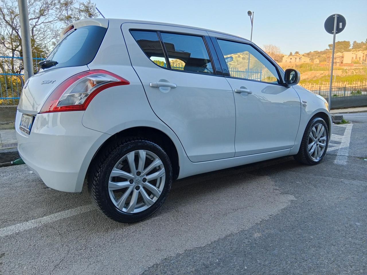 Suzuki Swift 1.3 DDiS 5 porte B-Cool Bi-Color