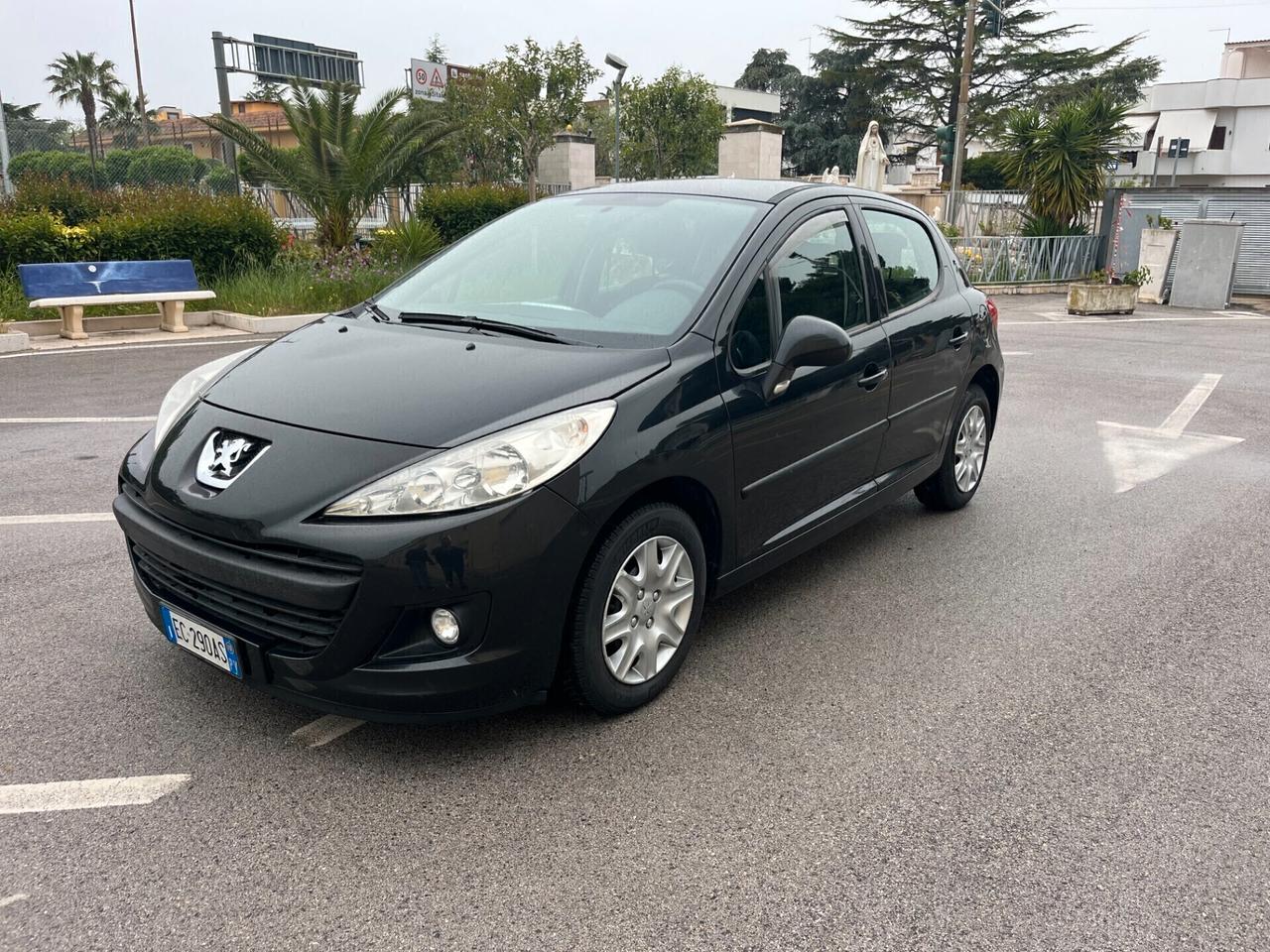 Peugeot 207 1.4 BENZINA KW 70 5p.UsatoGarantito