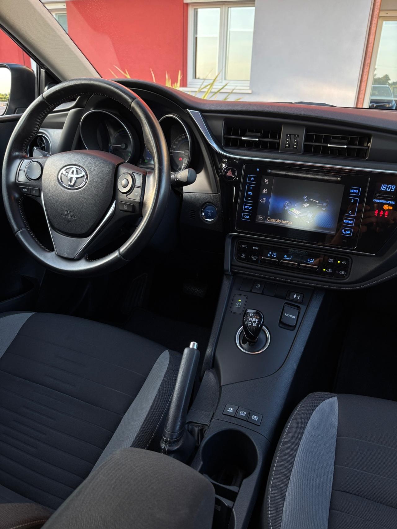 Toyota Auris Touring Sports 1.8 Hybrid Active