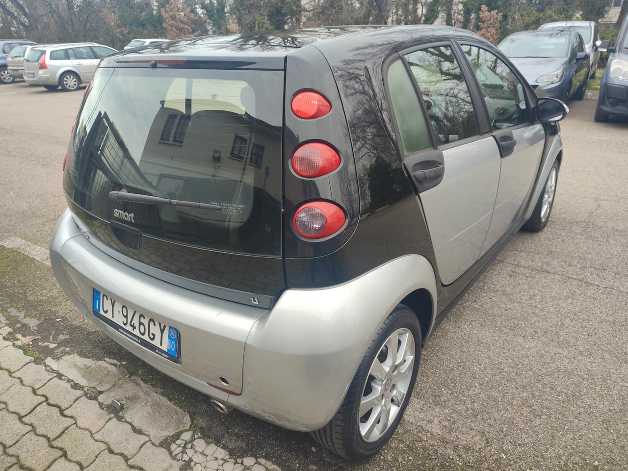 SMART FORFOUR BENZINA TETTO PANORAMICO X NEOPATENTATI