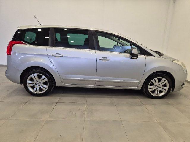 PEUGEOT 5008 2.0 HDi 150CV 5 posti - Bluetooth - Sens. Post.