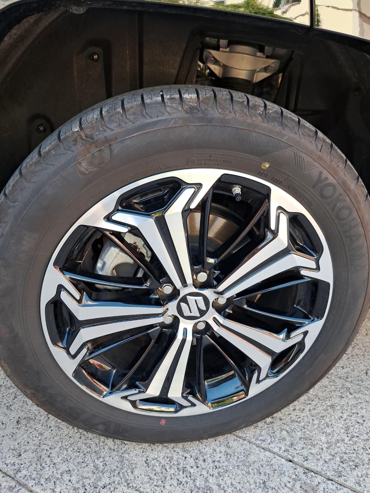 Suzuki Across 2.5 Plug-in Hybrid E-CVT 4WD Top