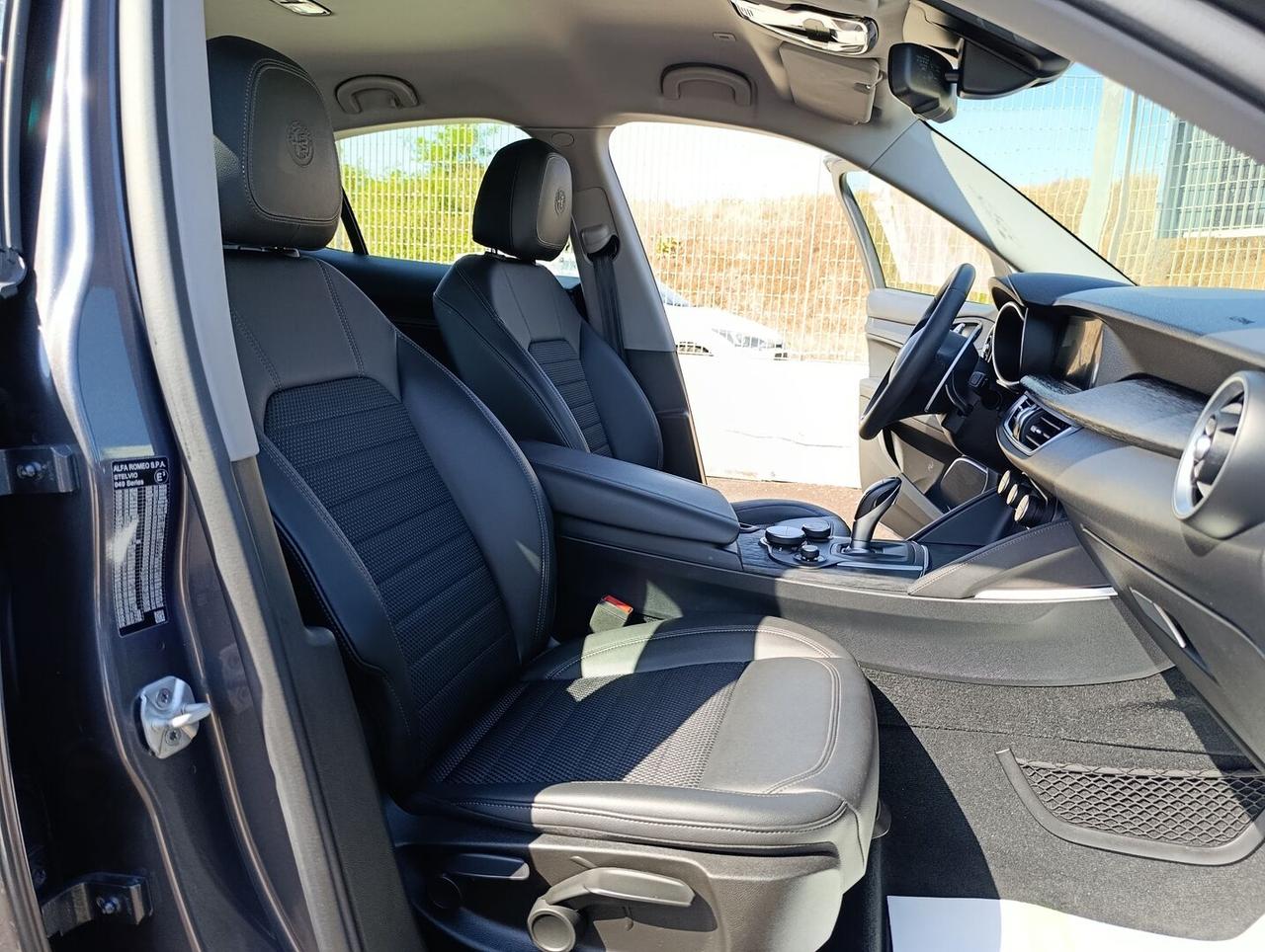 Alfa Romeo Stelvio 2.2 t Business Q4 210cv auto my19