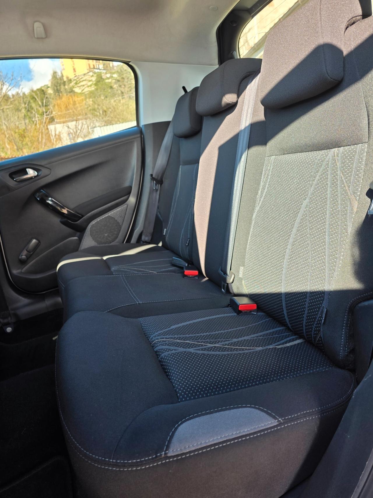 Peugeot 208 1.4 HDi 68 CV 5 porte Active