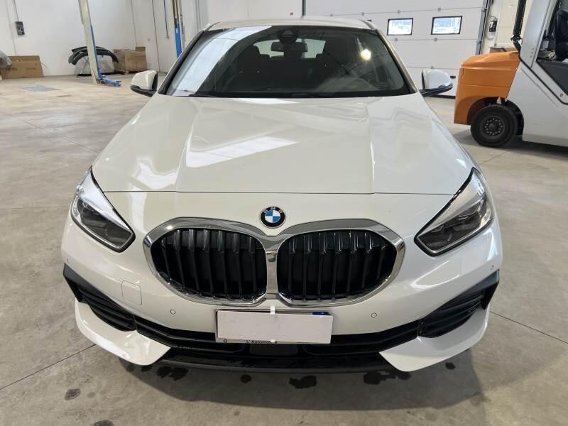 Bmw 118 118d 5p. Business Advantage