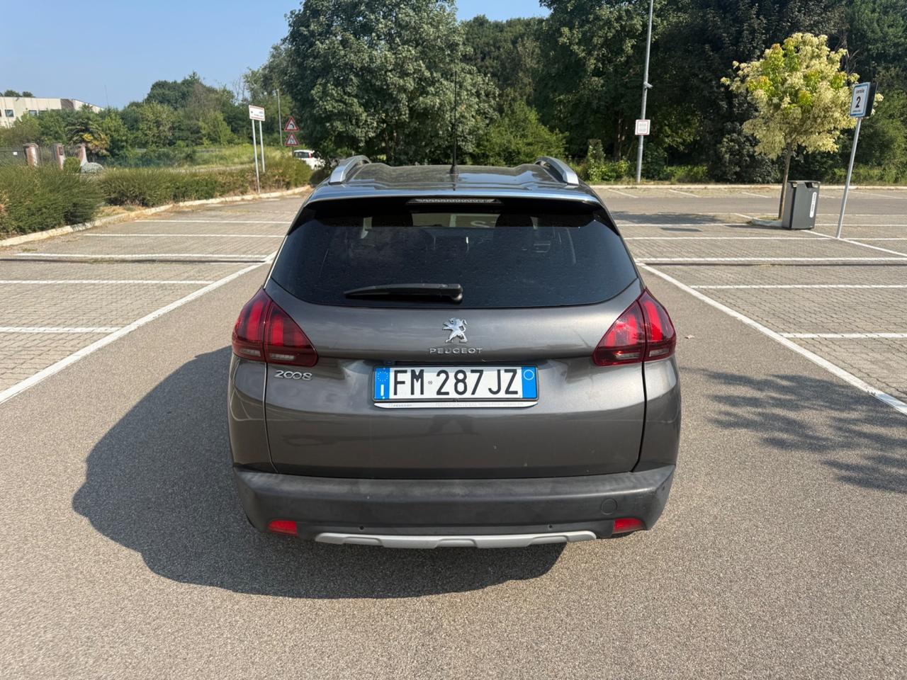 Peugeot 2008 PureTech Turbo 110 S&S*Navi*Pelle*Camera*Cerchi
