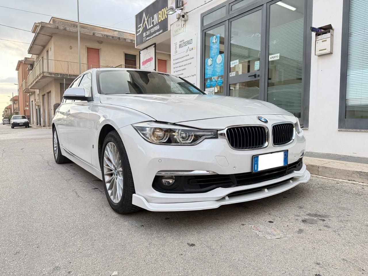 BMW 330e LUXURY iPerformance Plug in hybrod ( 184hp termico 88hp elettrico ) Berlina 2018