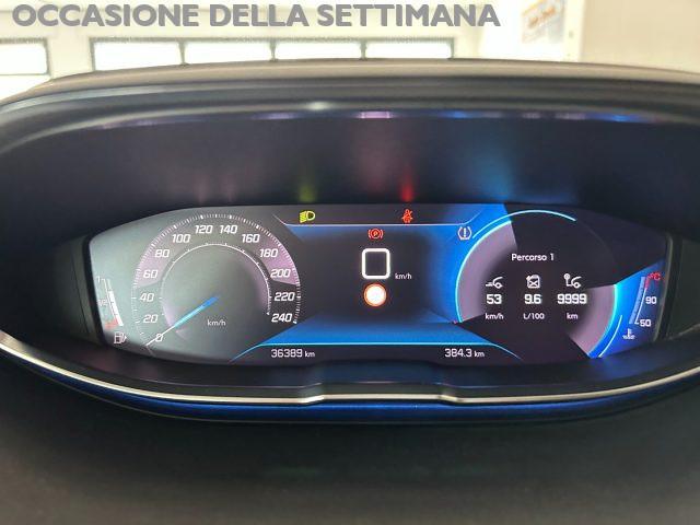 PEUGEOT 5008 1.2 7 POSTI ALLURE