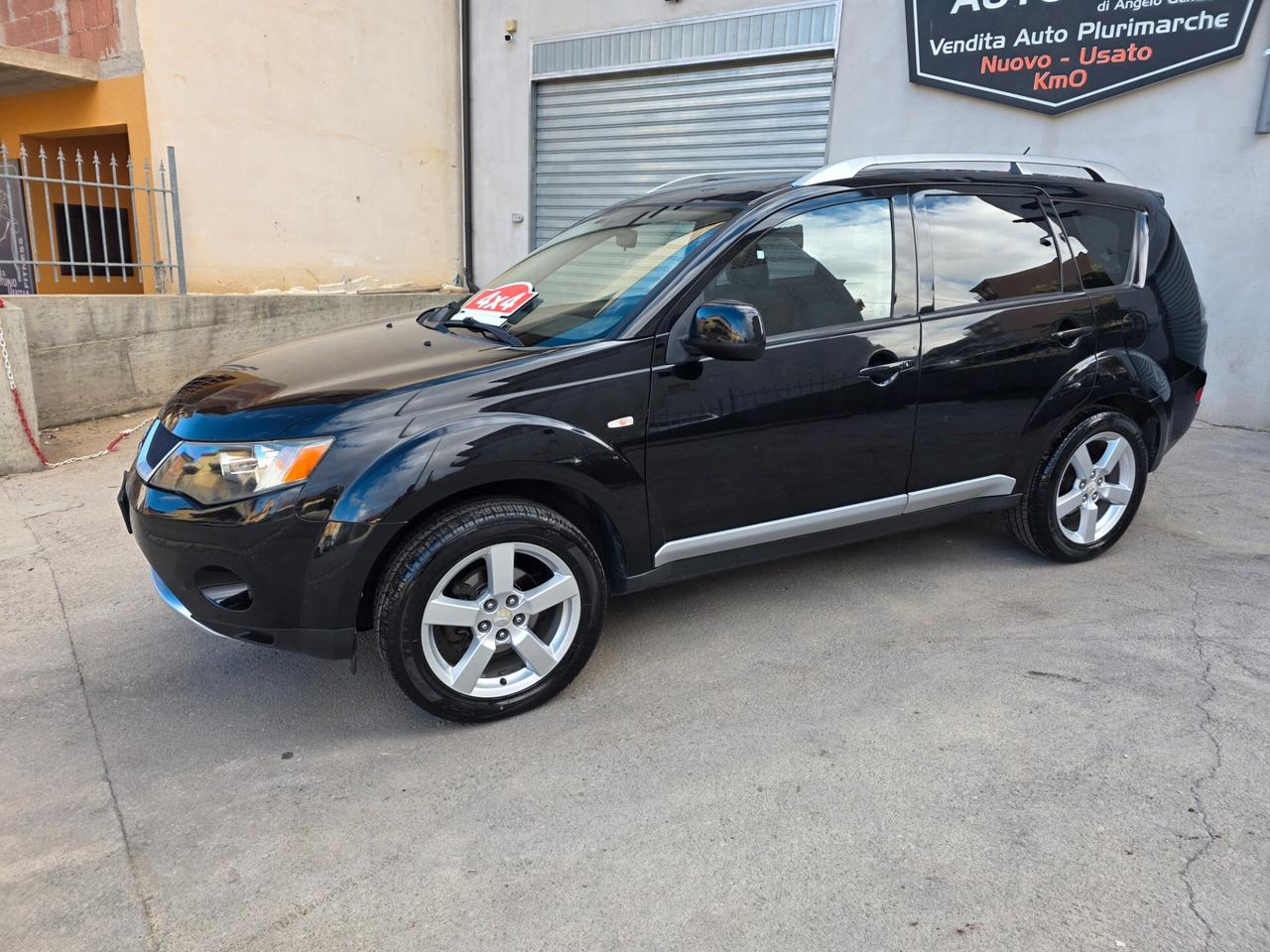 Mitsubishi Outlander 2.0 DI-D Instyle 7 p.ti DPF