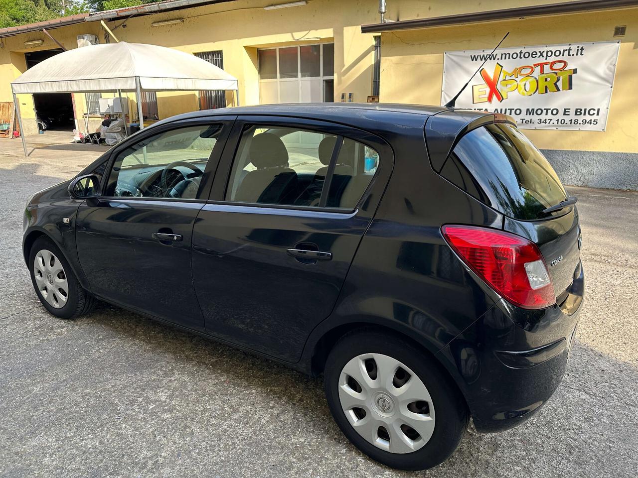 Opel Corsa 1.2 5 porte Club
