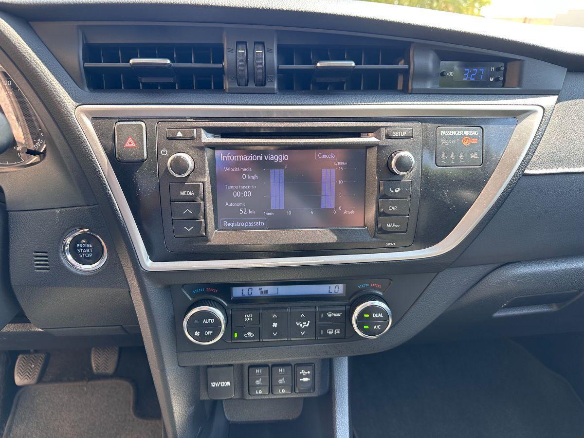 TOYOTA - Auris - TS 1.4 D-4D Lounge #TAGLIANDICERTIFICATI