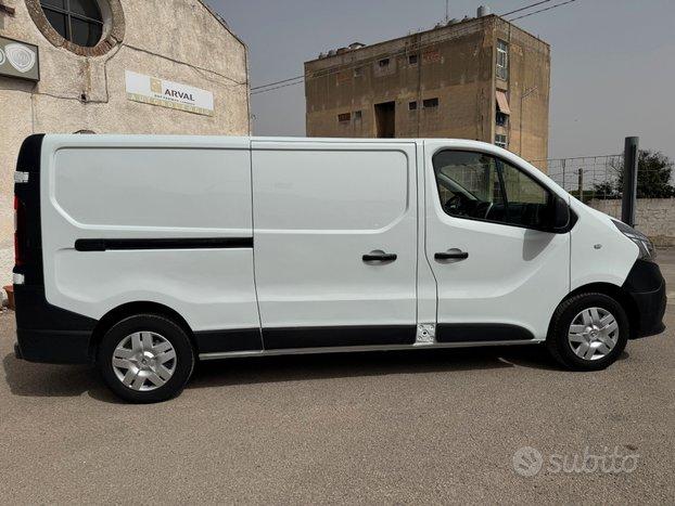 Renault Trafic 2.0 dCi 120CV Furgone anno 2020 SOL
