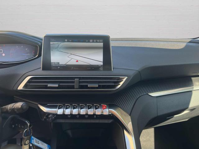 PEUGEOT 3008 BlueHDi 130 S&S Business