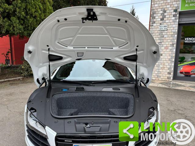 AUDI R8 4.2 V8 FSI quattro R tronic