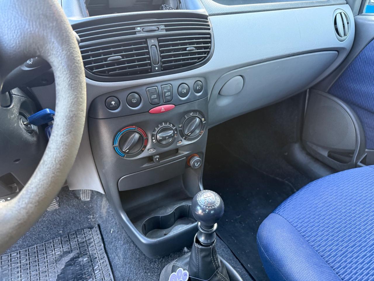 Fiat Punto 1.2i 16V cat 5 porte