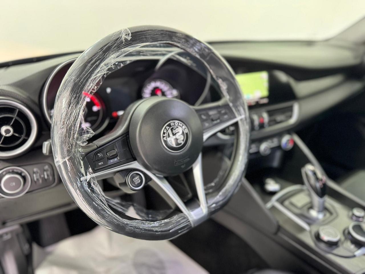 Alfa Romeo Giulia 2.2 Business Sport edition-180cv -AUTOM-GARANTITA-2018