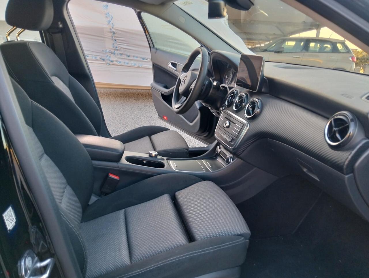 Mercedes-benz GLA 200 d Automatic Premium