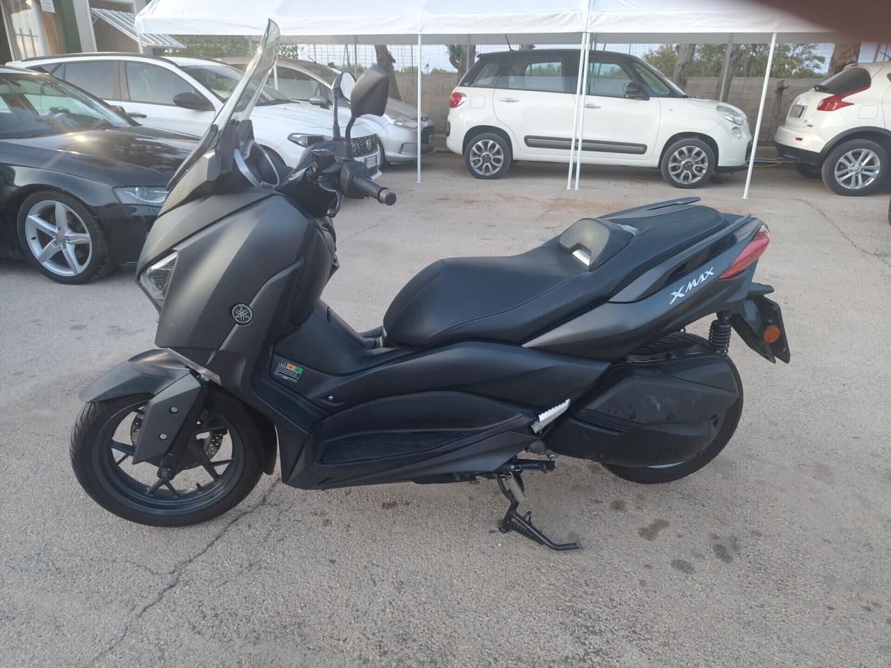 Yamaha X-Max 300 permuta auto/moto